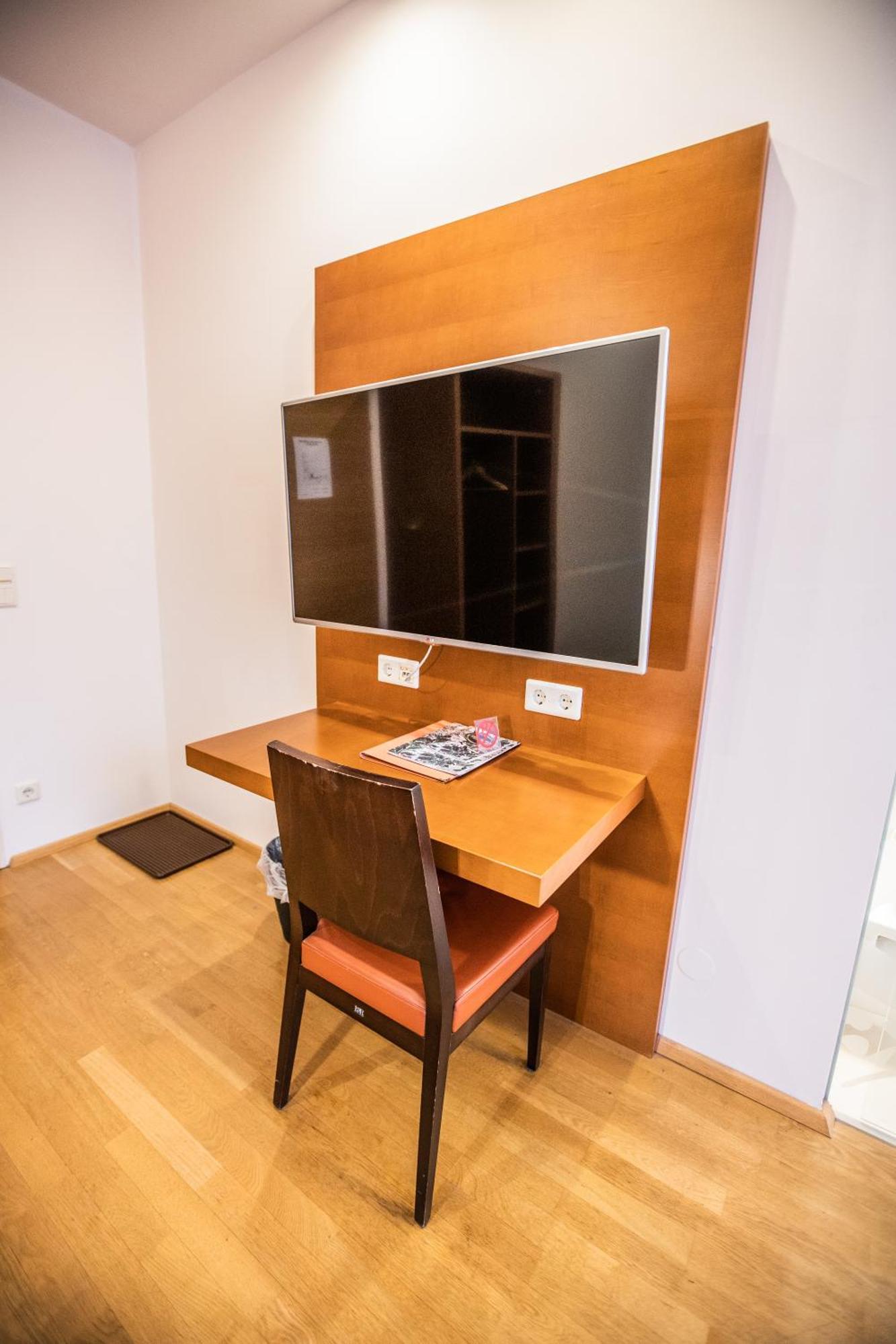 Hotel Stadt Wien Bad Schallerbach Buitenkant foto