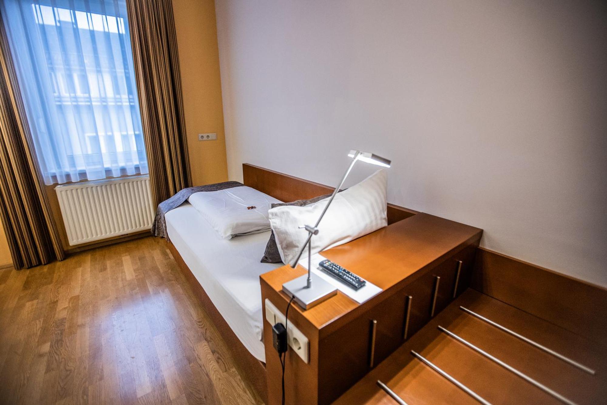 Hotel Stadt Wien Bad Schallerbach Buitenkant foto